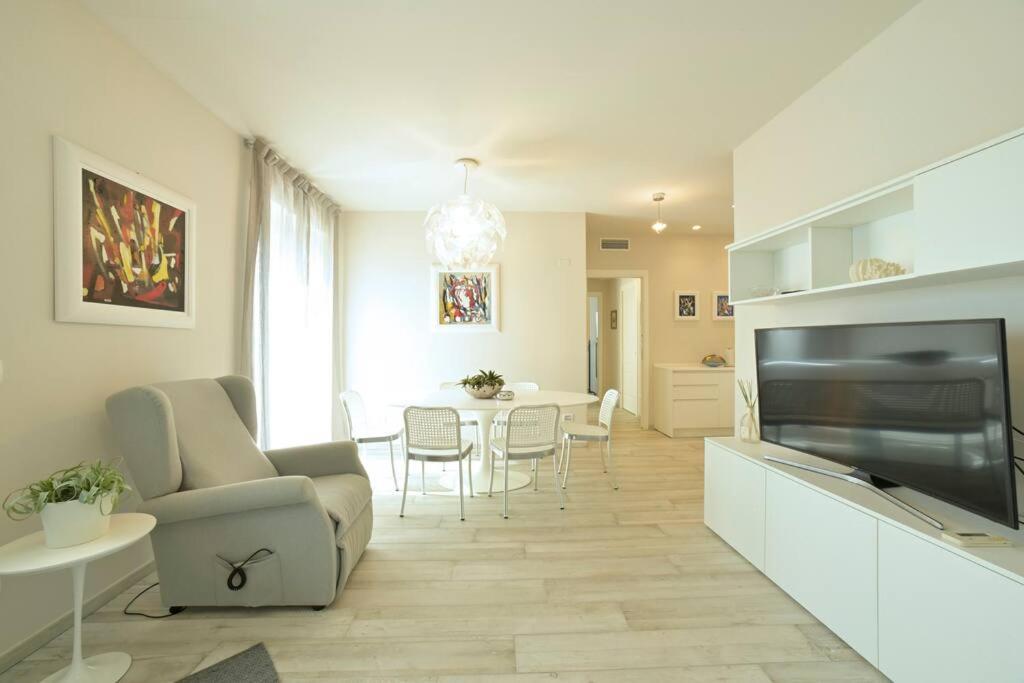 Luxury Apartament Con Garage Vista Mare Alassio Per 6 Persone Exteriör bild