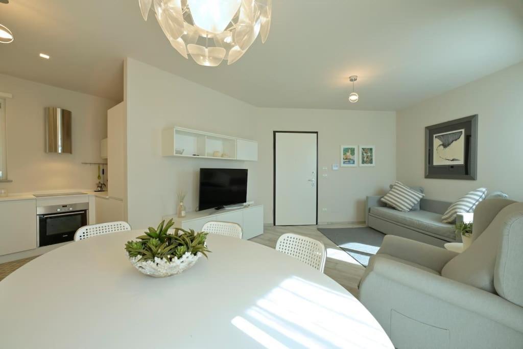 Luxury Apartament Con Garage Vista Mare Alassio Per 6 Persone Exteriör bild
