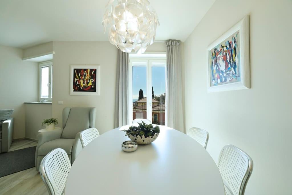 Luxury Apartament Con Garage Vista Mare Alassio Per 6 Persone Exteriör bild